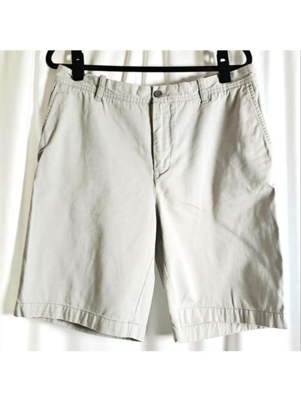 IZOD Men's Classic Chino Beige Golf Shorts Flat Front Size 36